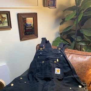 Mens Carhartt bib overalls. Quilted lined overalls